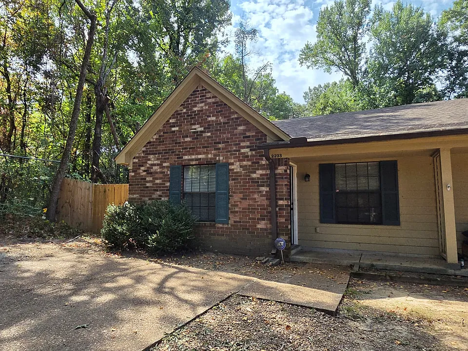 2233 Mangum Rd