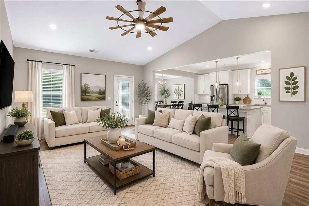 4 bed, 2.0 bath, 2406 sqft, $3,200 — Photo 3