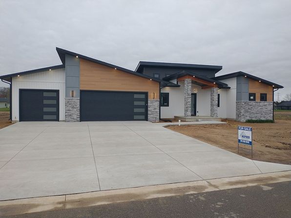 53284 Whinfield Ct