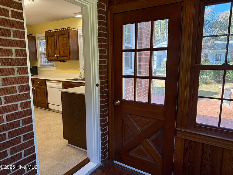 4708 Trent Woods Dr — Photo 10
