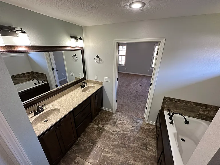 809 E Romeo Ct — Photo 8