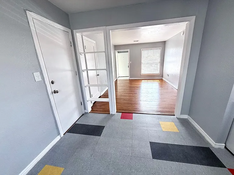 509 NW 29th St — Photo 3