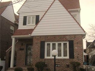 13056 228th St, Laurelton, NY 11413