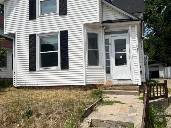 939 Baraga St NE, Grand Rapids, MI 49503