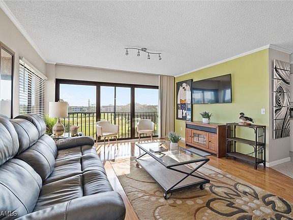 4th image of 7406 Lake Breeze Dr APT 411