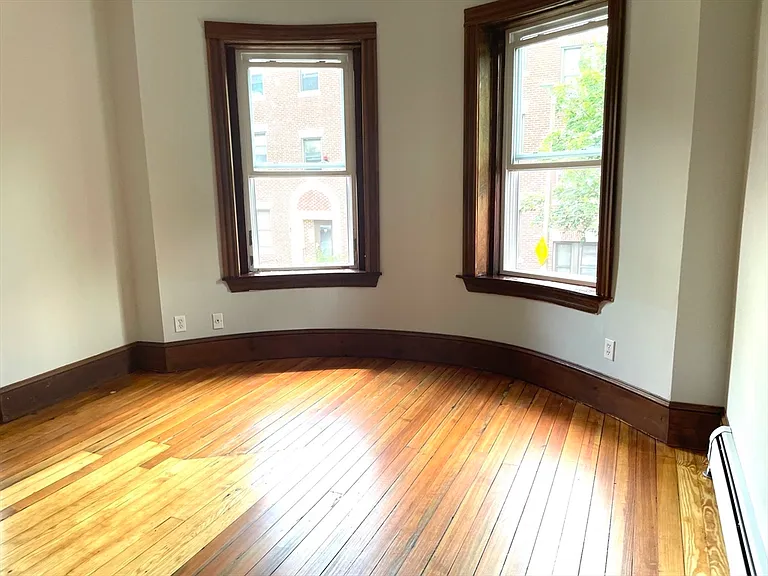 28 Montebello Rd #2 — Photo 5
