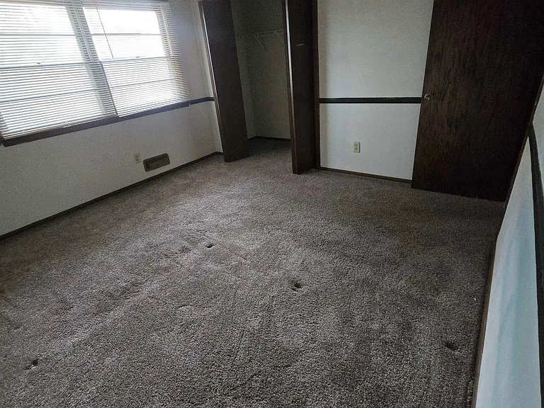 6113 Beard Ave N — Photo 3