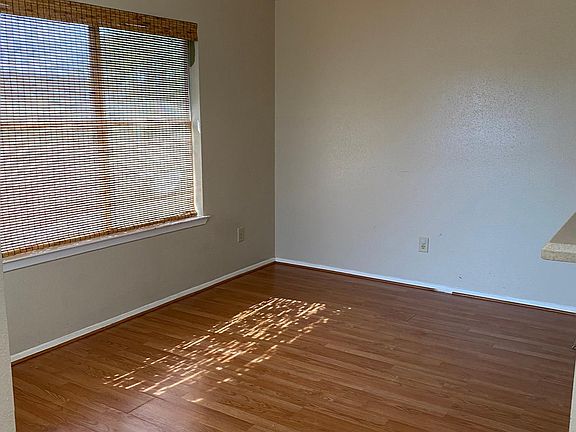 3rd image of 115 Coffee Ln