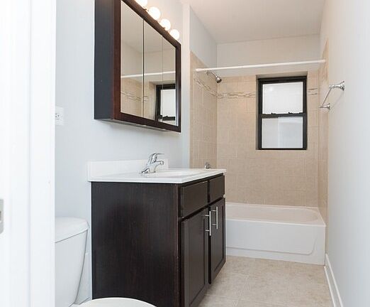 5th image of 516 W Cornelia Ave #215RA