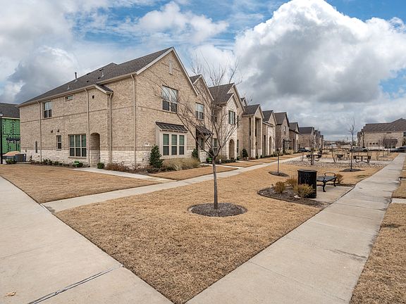 2nd image of 2714 Parkview Pl
