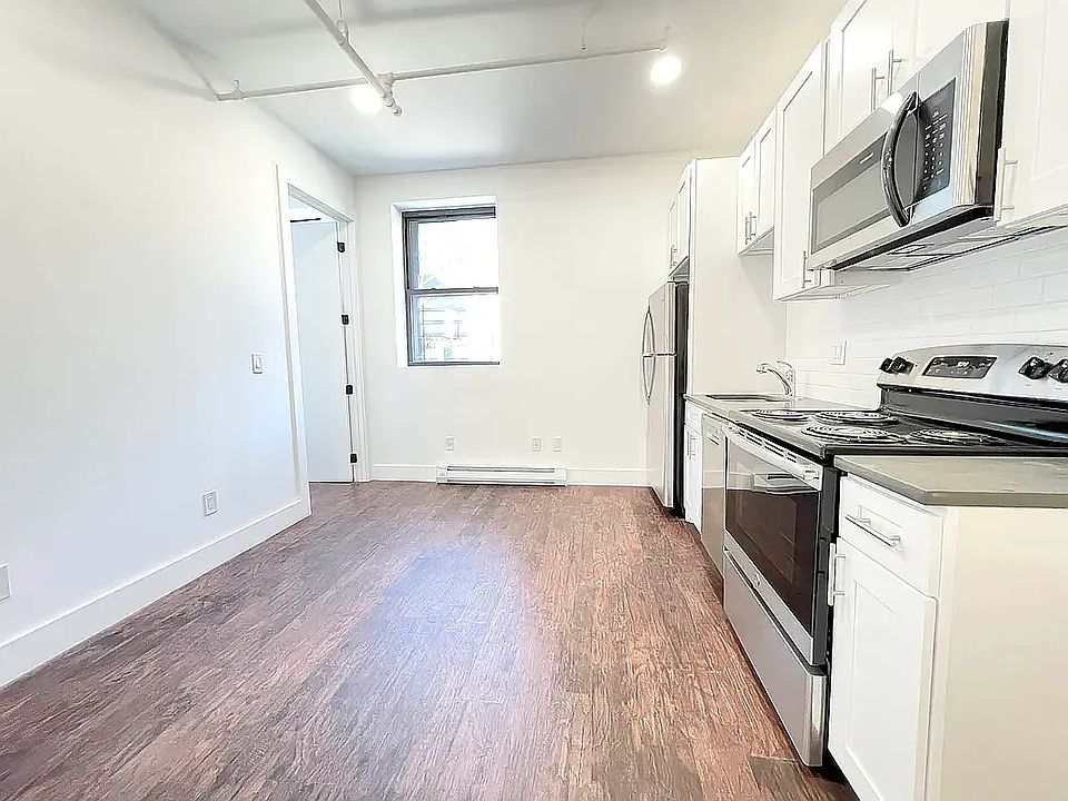 1st image of 301 W 130th St #4