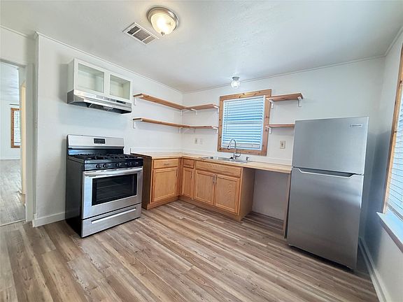 5th image of 1203 Olander St