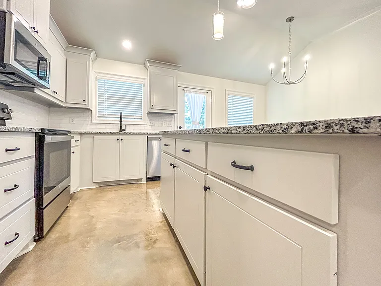 213 Pine Park Dr — Photo 9