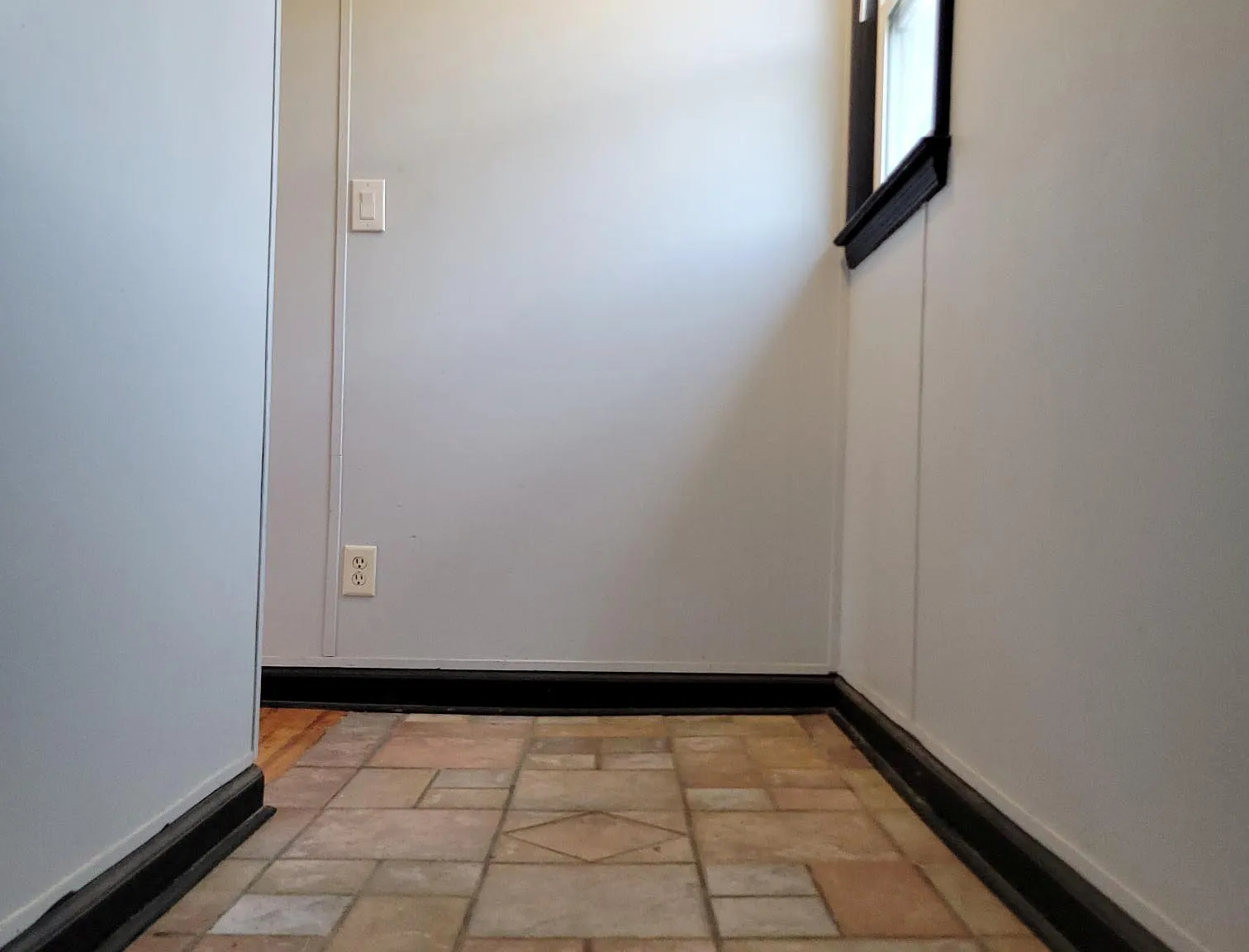 2 bed, 750 sqft, $950 — Photo 2