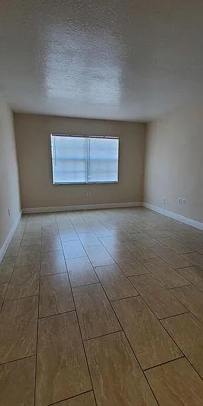 112 Ulster Ct — Photo 3