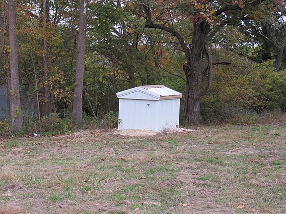 5th image of 1047 Schoolview Dr