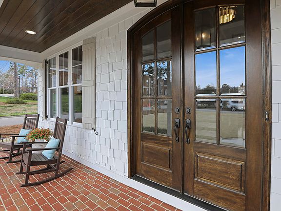 4th image of 601 Drew St