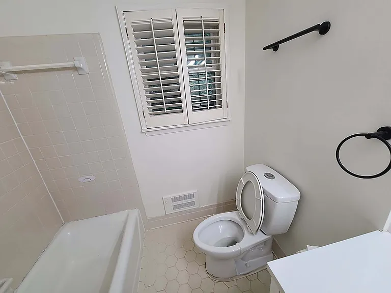 1002 Dixon Dr — Photo 33