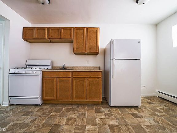 8751 S Cottage Grove Ave Apartments Chicago Kitchen_02