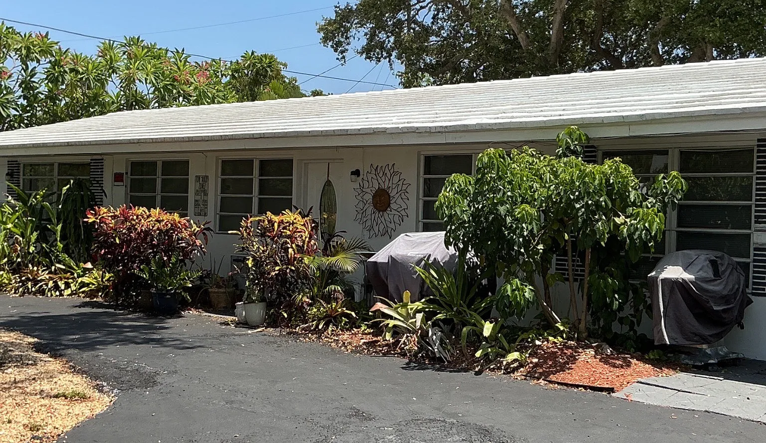 Studio, 300 sqft, $1,095 — Photo 1