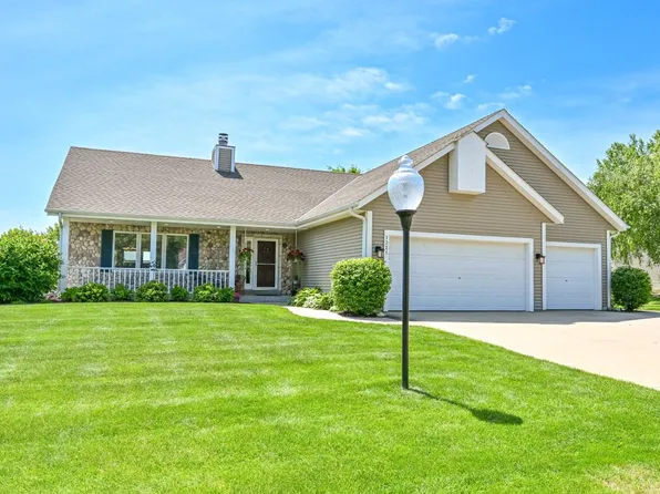 1221 Wegner DRIVE, Mukwonago, WI 53149