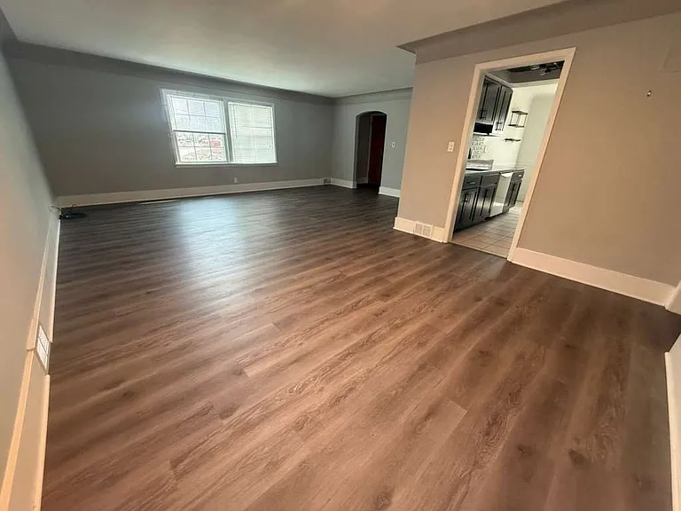 2600 Warrensville Center Rd #2 — Photo 5