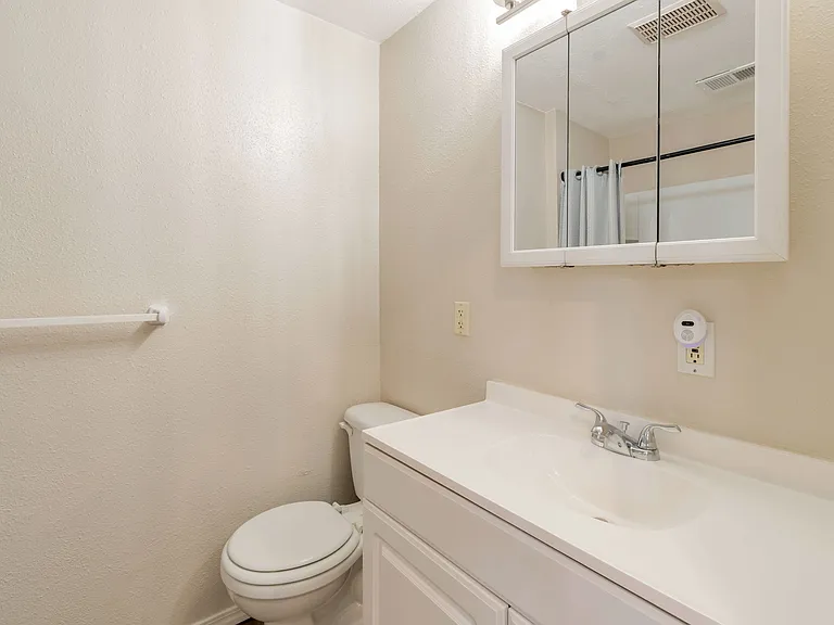 6901 Grandview Ave #B — Photo 10
