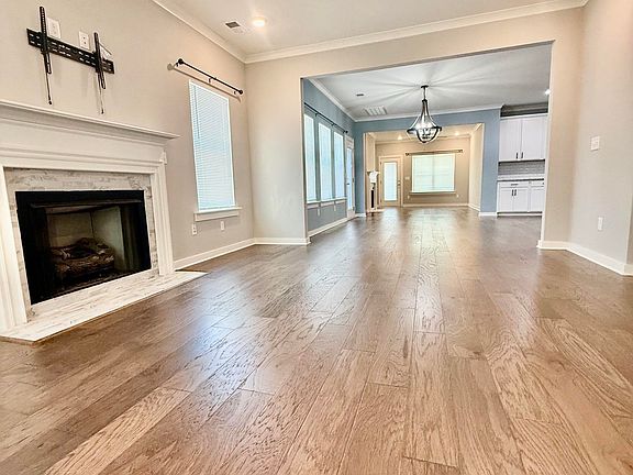 4th image of 1037 Unali Ln