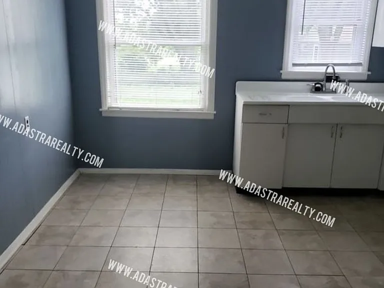 9203 Vaughn Ave — Photo 10