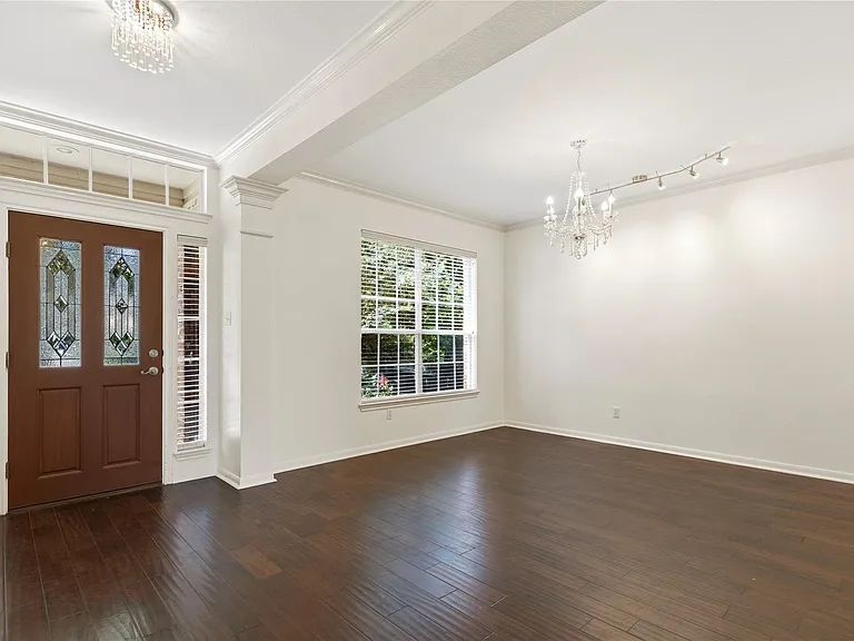 10329 Kilmarnock Dr — Photo 4