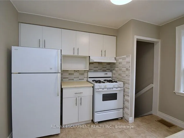 278 Huxley Ave S — Photo 9