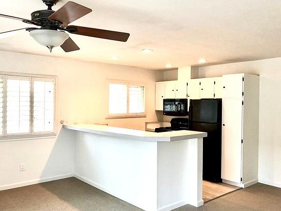 3rd image of 820 Villa Ln APT 1