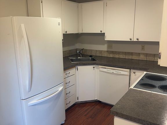 5th image of 10845 SW 121st Ave