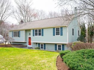 128 Cedarwood Rd, Hanover, MA 02339