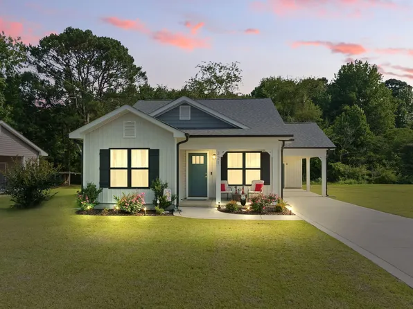 221 Moon Cir, Dunn, NC 28334