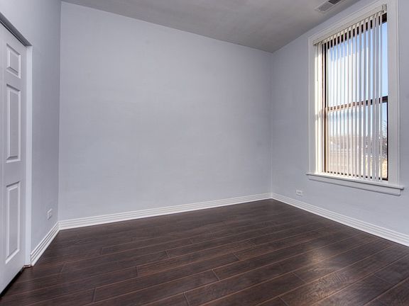 4th image of 3851 N Lincoln Ave APT 3