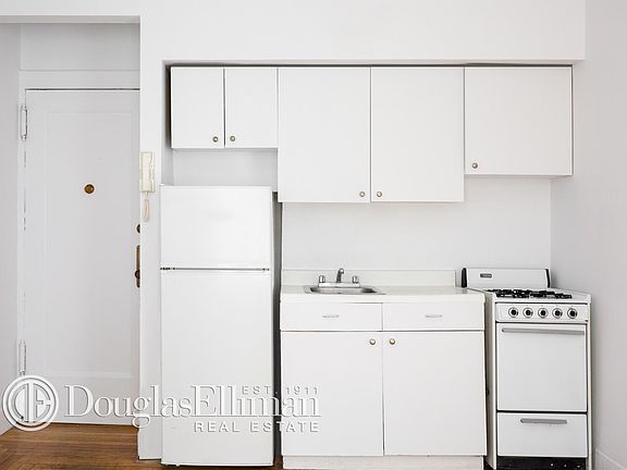 4th image of 344 W 12th St APT 3D