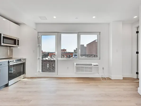 28 Spencer Place image 1 of 8