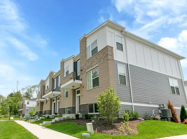 29W710 Cambridge Ct, Warrenville, IL 60555