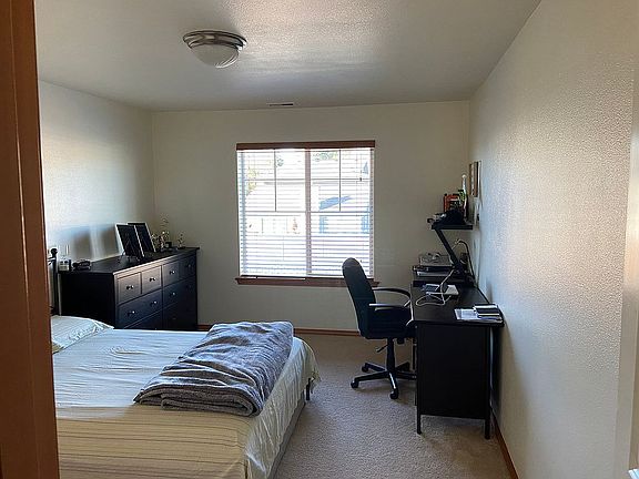 4th image of 7128 35th Pl NE