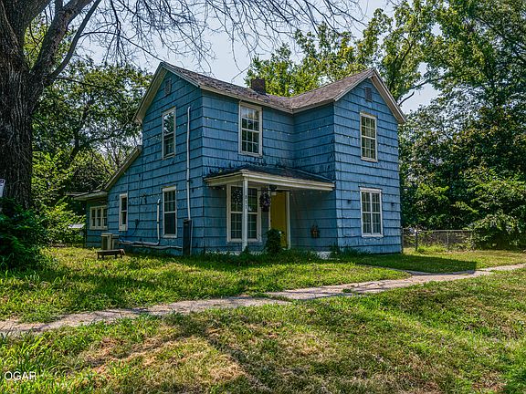 3rd image of 811 Murphy Ave