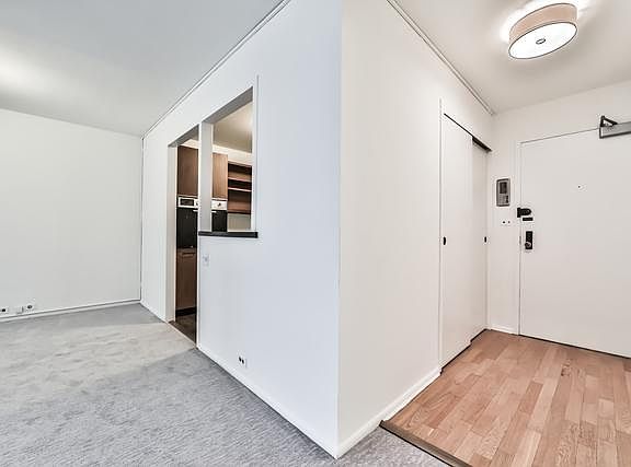 3rd image of 3550 N Lake Shore Dr APT 305