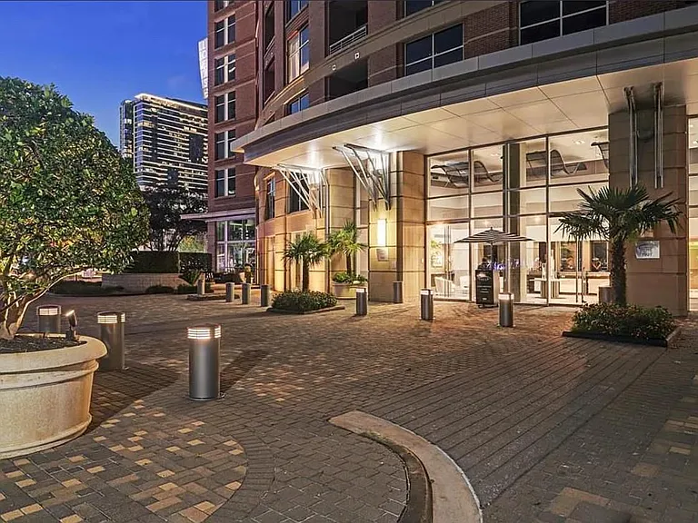 1901 Post Oak Blvd #3109 — Photo 22