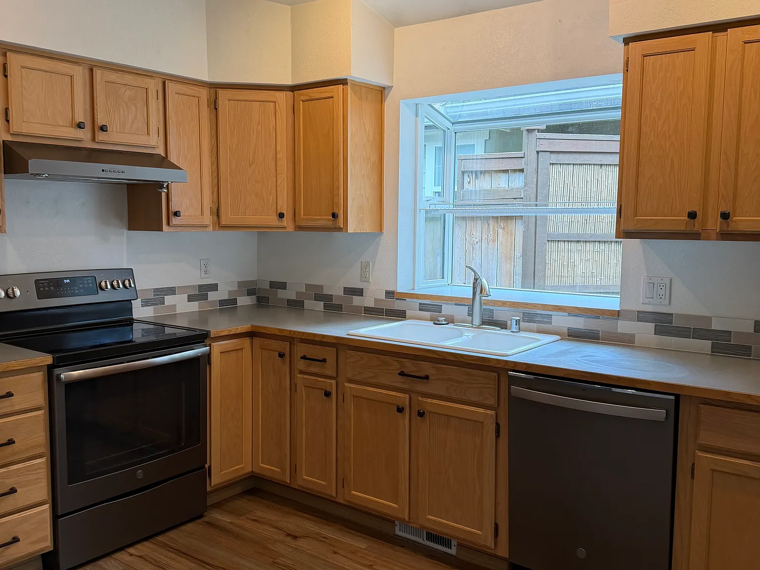 2 bed, 1340 sqft, $2,695 — Photo 4