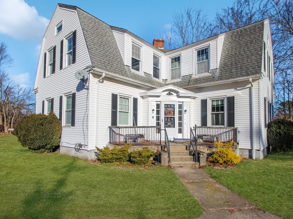 19 1/2 Greenman Ave #2