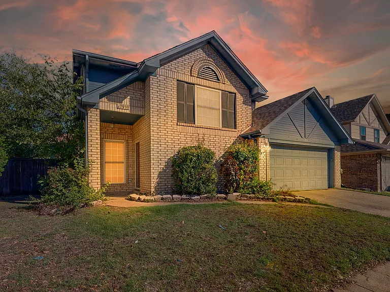 791 Chateau Ln — Photo 2
