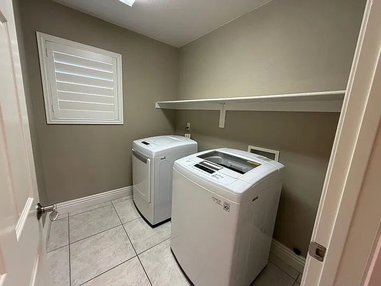 9239 Camden Heights Ct — Photo 16