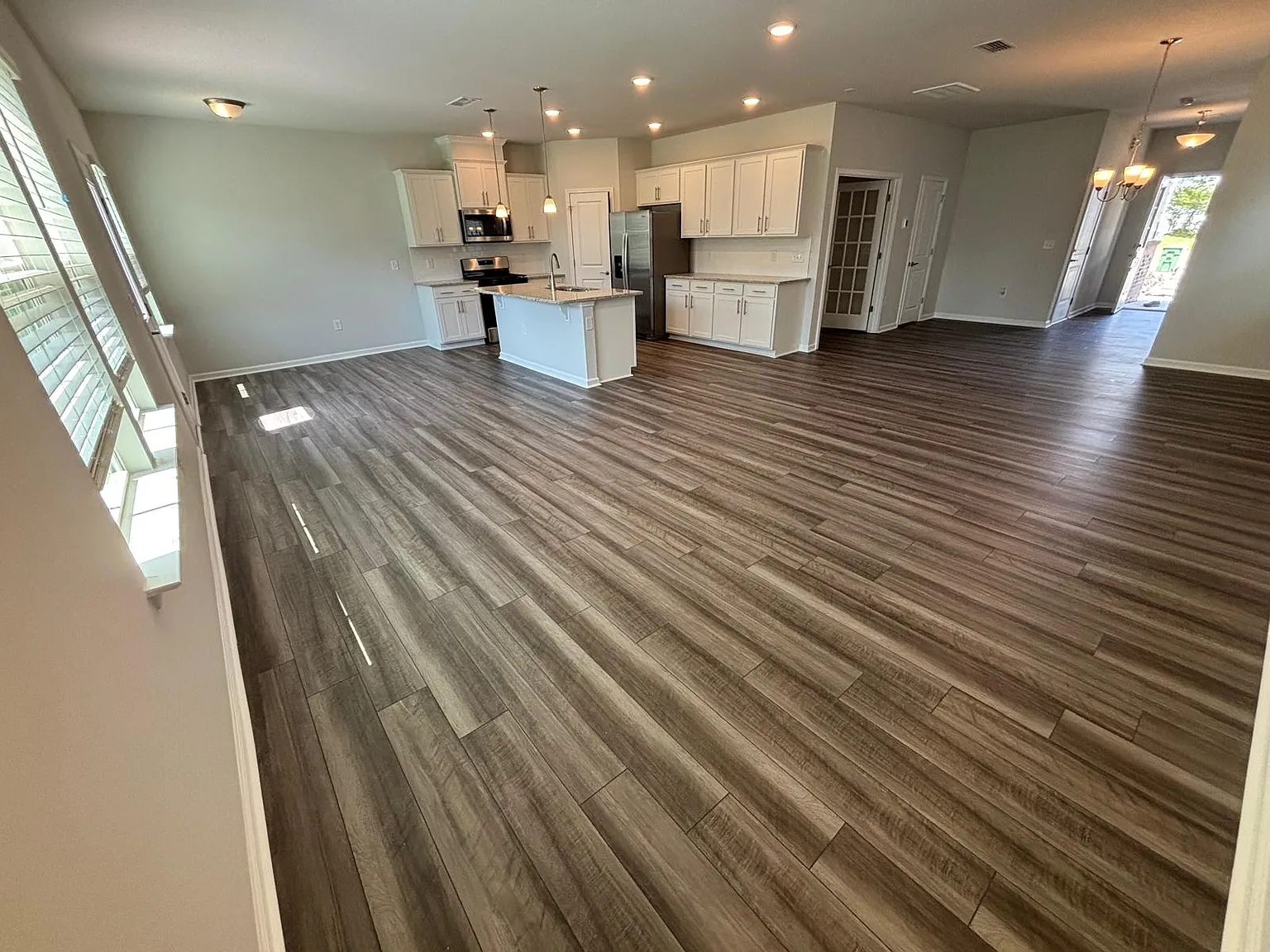 3 bed, 2350 sqft, $2,199 — Photo 3