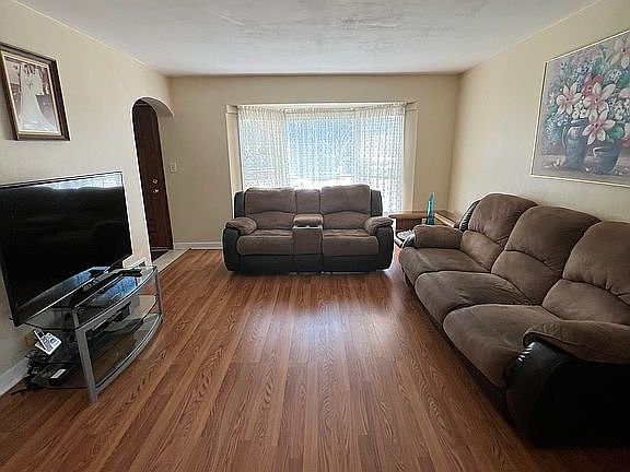 2nd image of 5052 N Merrimac Ave