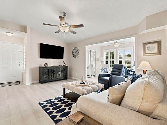 5th image of 140 Spanish Oak Ct. #I